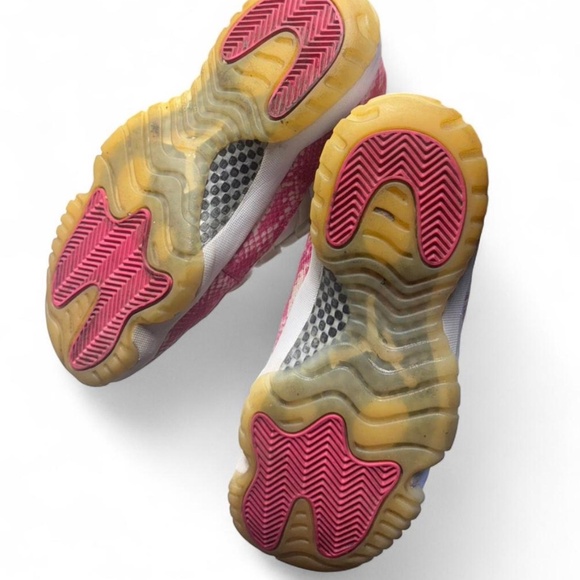 Women's size 8.5 Air Jordan 11 Retro Low sneakers “Pink Snakeskin" - Picture 4 of 5